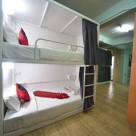 Panda Hostel Phuket (Adults Only) Patong Kültér fotó