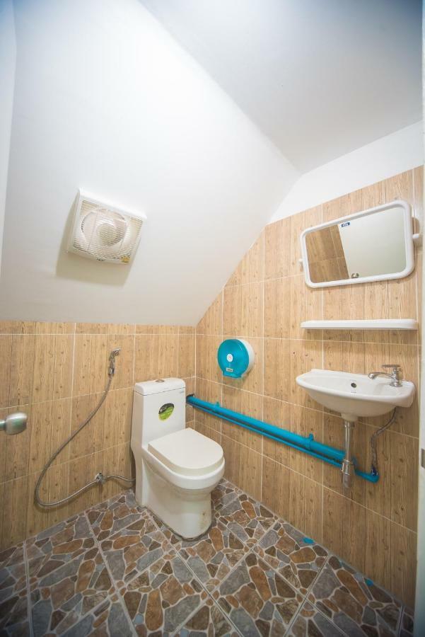 Panda Hostel Phuket (Adults Only) Patong Kültér fotó