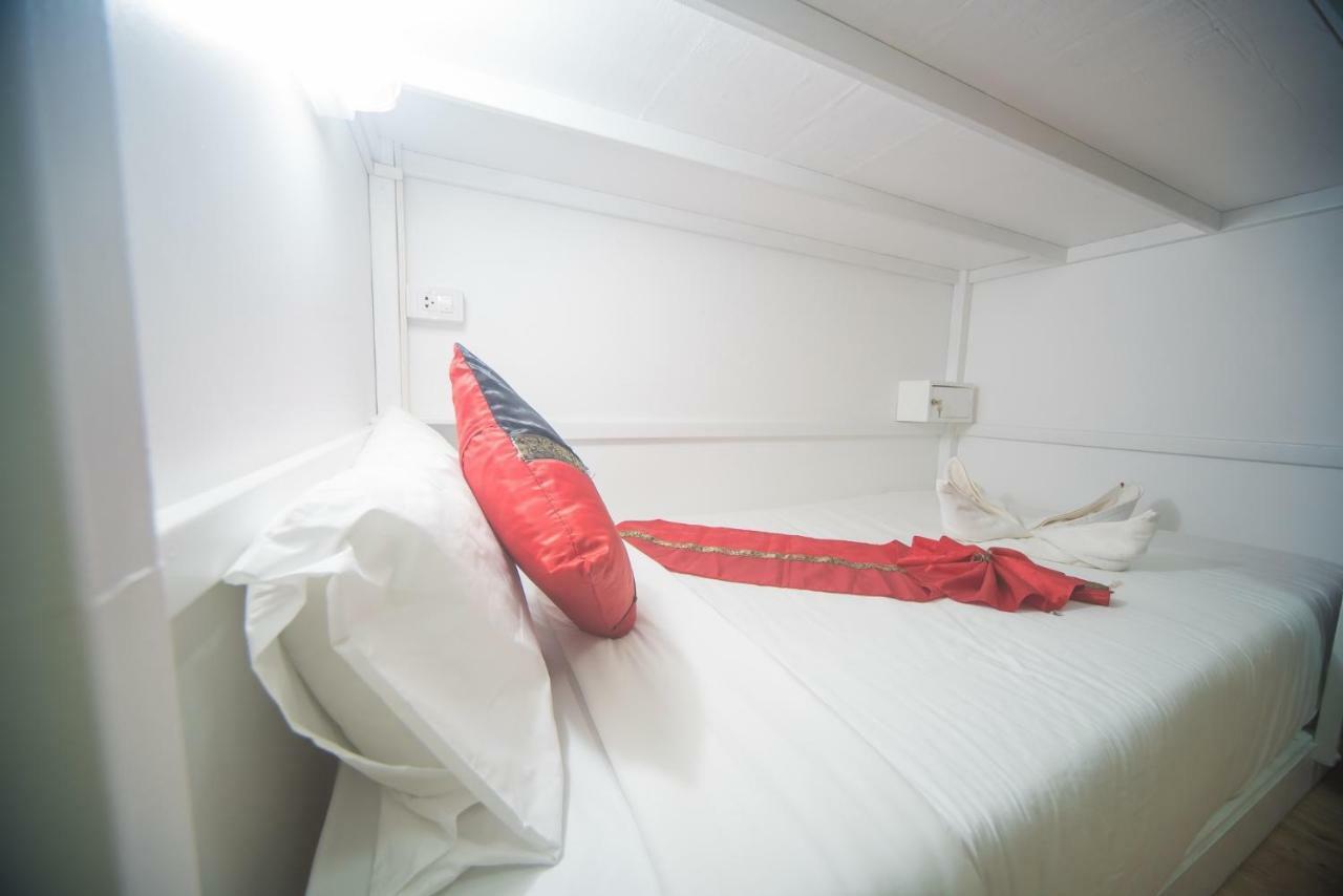 Panda Hostel Phuket (Adults Only) Patong Kültér fotó