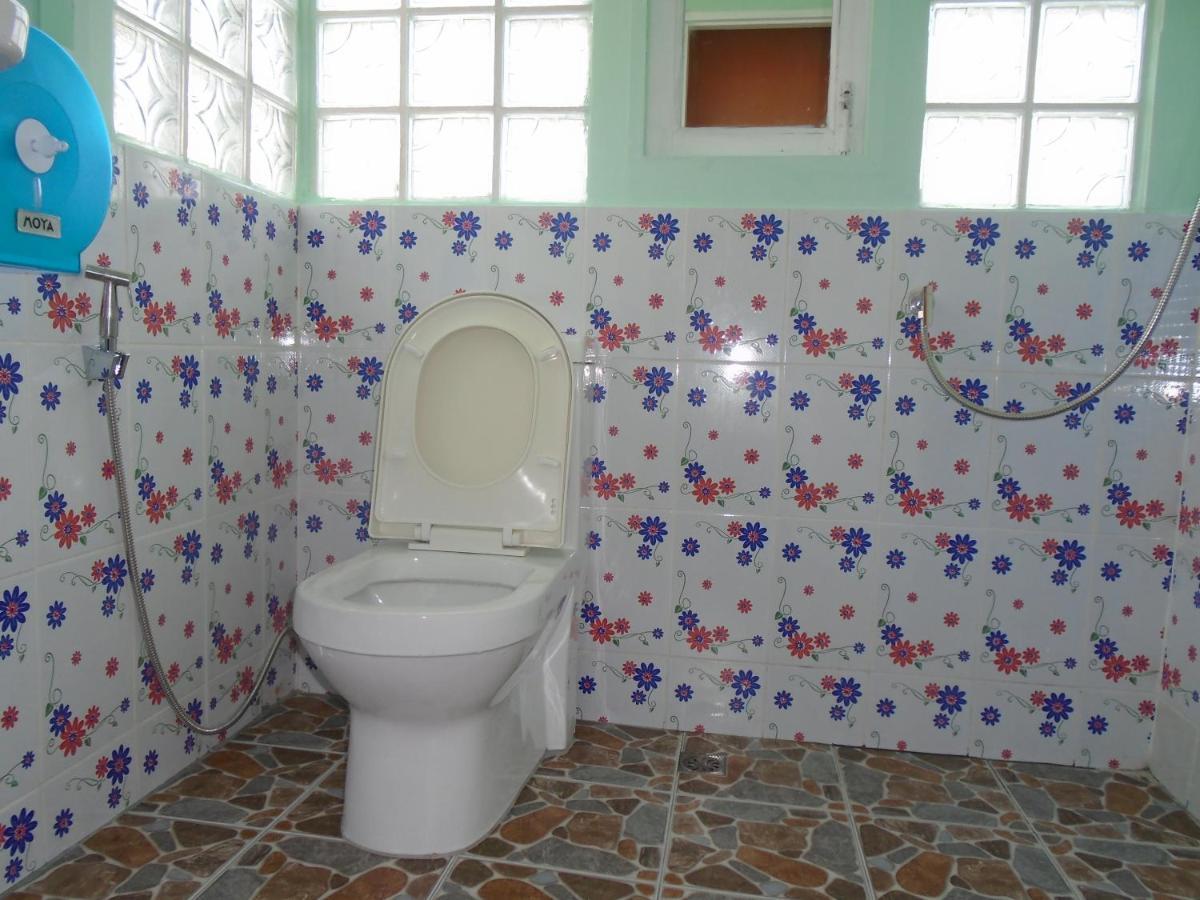 Panda Hostel Phuket (Adults Only) Patong Kültér fotó