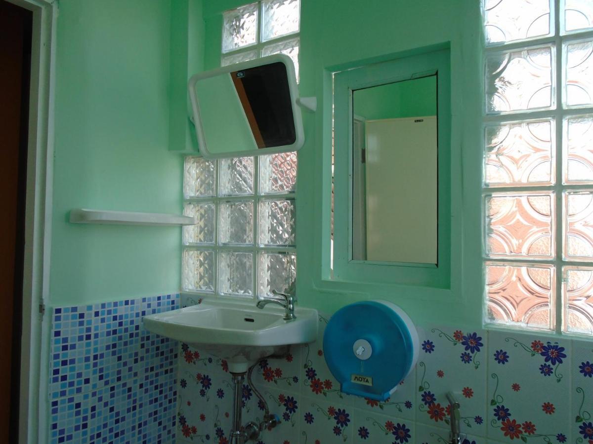 Panda Hostel Phuket (Adults Only) Patong Kültér fotó