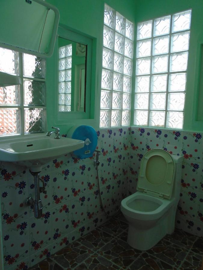 Panda Hostel Phuket (Adults Only) Patong Kültér fotó