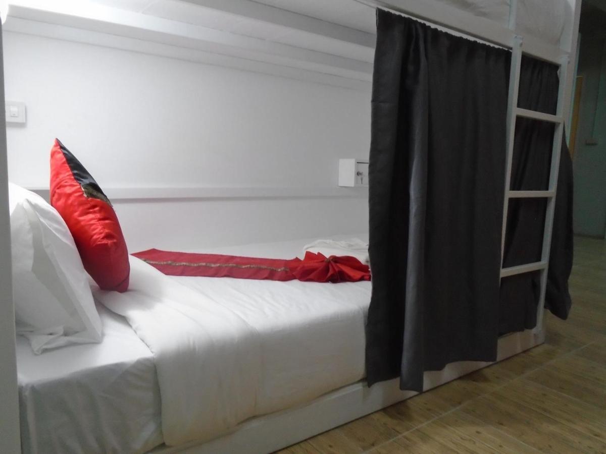 Panda Hostel Phuket (Adults Only) Patong Kültér fotó